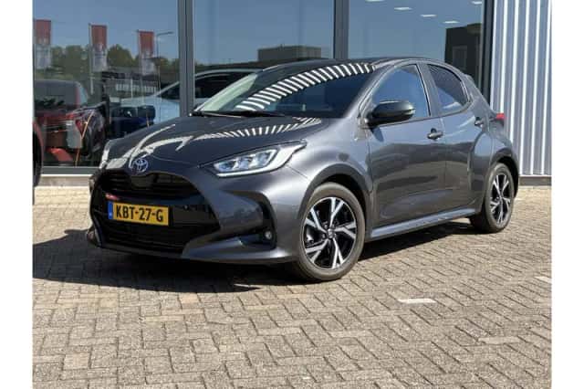 Toyota Yaris (2025) thumbnail 2
