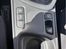 Toyota Yaris (2025) thumbnail 15