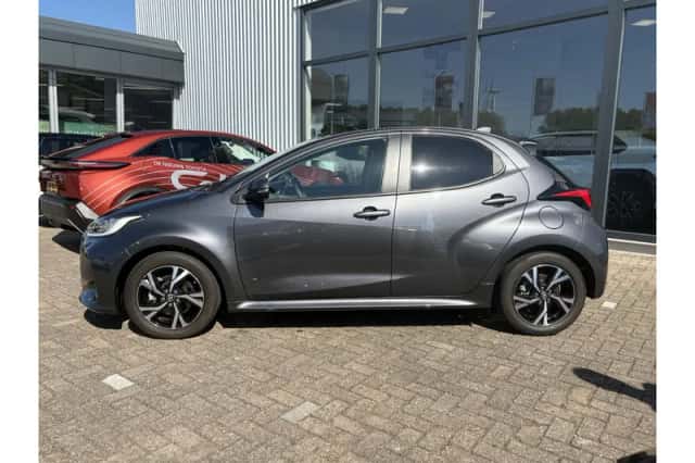 Toyota Yaris (2025) thumbnail 4