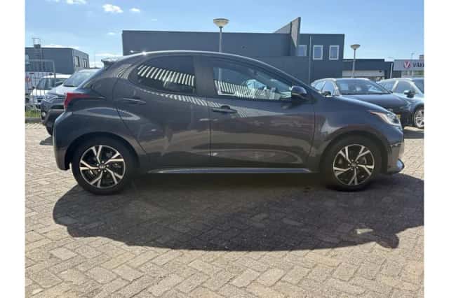 Toyota Yaris (2025) thumbnail 6