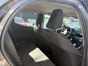 Toyota Yaris (2025) thumbnail 10