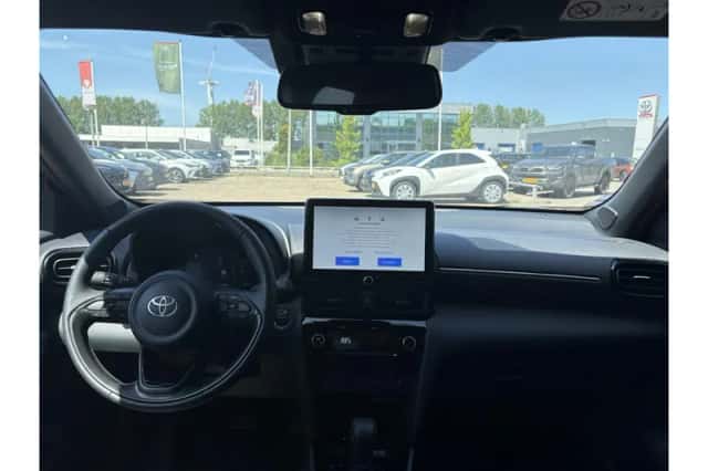 Toyota Yaris Cross (2025) thumbnail 2