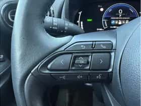 Toyota Yaris Cross (2025) thumbnail 17