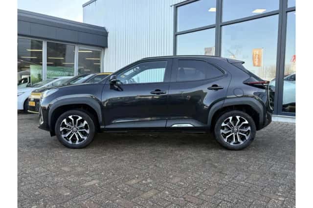 Toyota Yaris Cross (2025) thumbnail 3