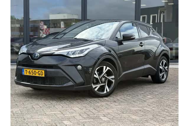 Toyota C-HR (2022) thumbnail 1