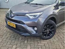 Toyota RAV4 (2018) thumbnail 2