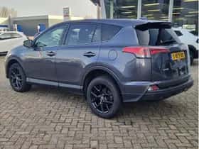 Toyota RAV4 (2018) thumbnail 3