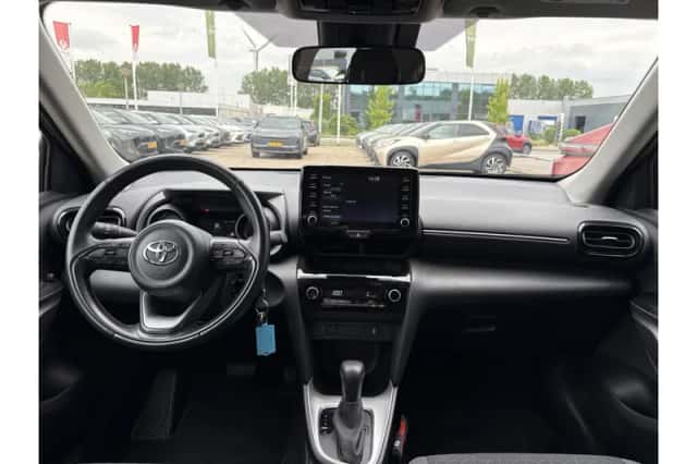 Toyota Yaris Cross (2023) thumbnail 2