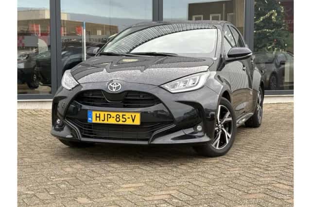 Toyota Yaris (2025) thumbnail 1