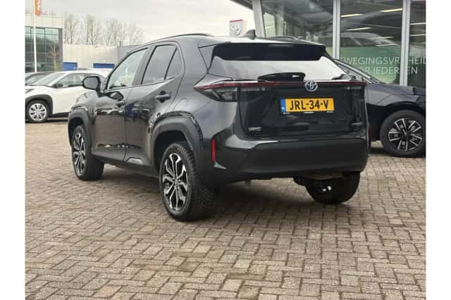 Toyota Yaris Cross (2023) thumbnail 4