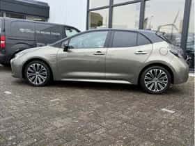 Toyota Corolla (2019) thumbnail 3