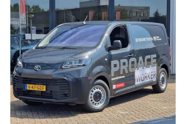 Toyota Proace (2024) thumbnail 1