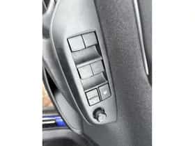 Toyota Yaris Cross (2024) thumbnail 11