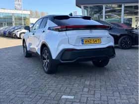 Toyota C-HR (2025) thumbnail 4