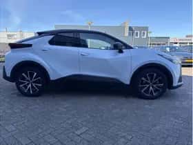 Toyota C-HR (2025) thumbnail 5