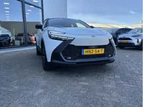 Toyota C-HR (2025) thumbnail 6