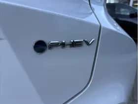 Toyota C-HR (2025) thumbnail 7
