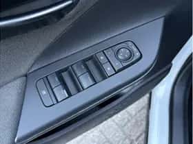 Toyota C-HR (2025) thumbnail 10