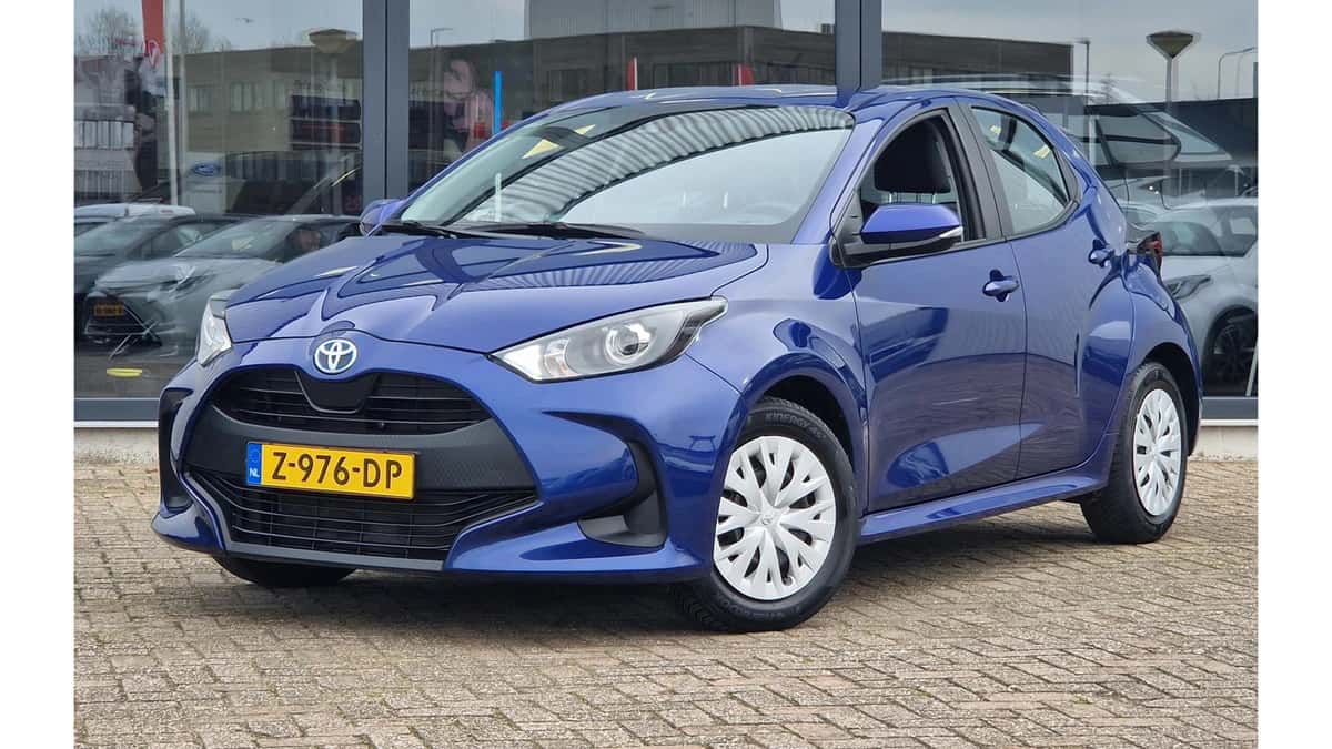 Toyota Yaris (2022) — foto 1