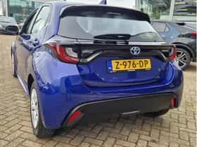 Toyota Yaris (2022) thumbnail 3