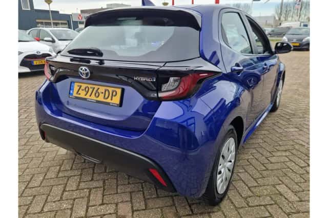 Toyota Yaris (2022) thumbnail 4