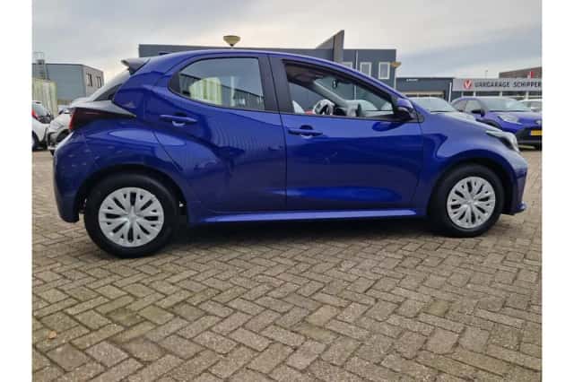 Toyota Yaris (2022) thumbnail 5