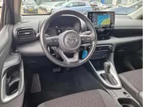 Toyota Yaris (2022) thumbnail 10