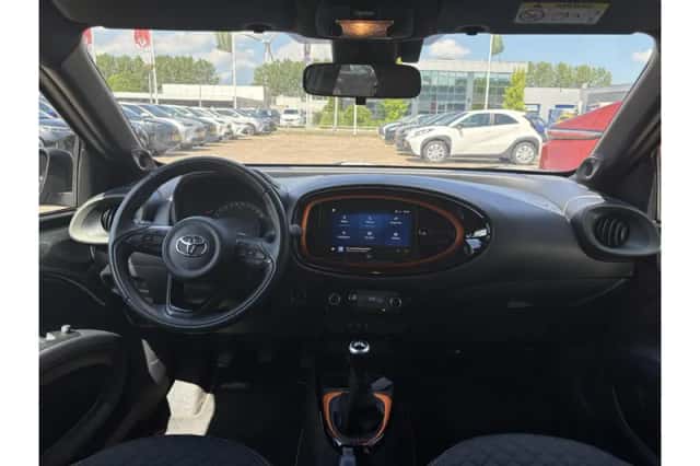 Toyota Aygo X (2022) thumbnail 2