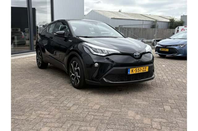 Toyota C-HR (2021) thumbnail 6