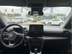 Toyota Yaris Cross (2023) thumbnail 3