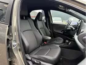 Toyota Yaris (2024) thumbnail 11