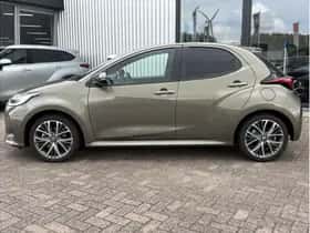 Toyota Yaris (2024) thumbnail 3