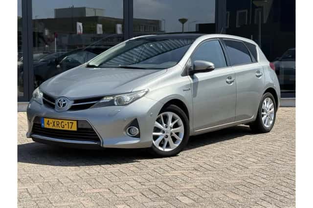 Toyota Auris (2014) thumbnail 1