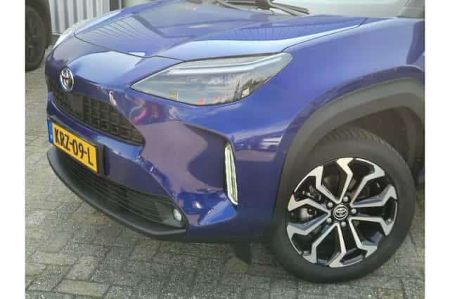 Toyota Yaris Cross (2022) thumbnail 2