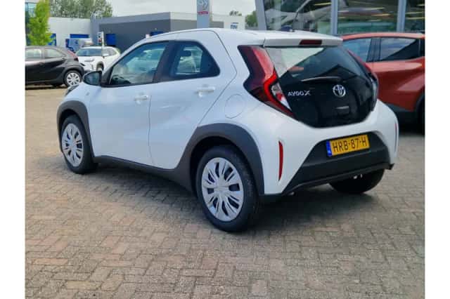 Toyota Aygo X (2025) thumbnail 2