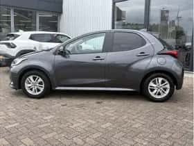 Toyota Yaris (2025) thumbnail 3