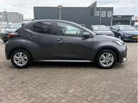 Toyota Yaris (2025) thumbnail 5
