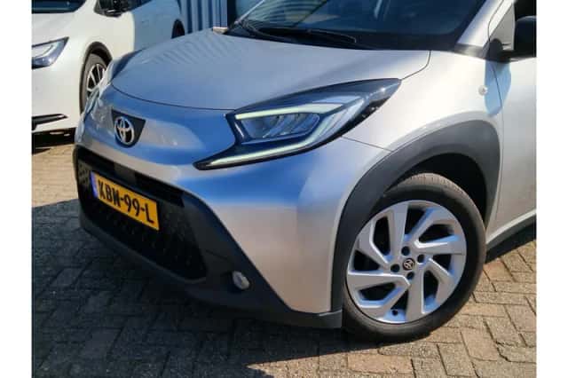 Toyota Aygo X (2022) thumbnail 2