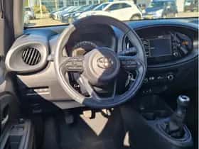 Toyota Aygo X (2022) thumbnail 6