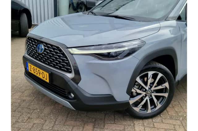 Toyota Corolla (2024) thumbnail 2