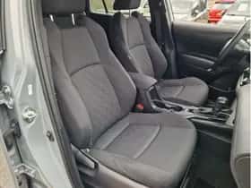 Toyota Corolla (2024) thumbnail 6