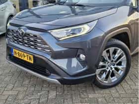 Toyota RAV4 (2020) thumbnail 2