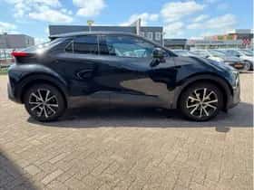 Toyota C-HR (2024) thumbnail 4