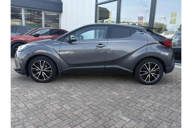 Toyota C-HR (2020) thumbnail 3