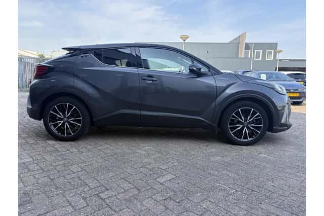 Toyota C-HR (2020) thumbnail 5