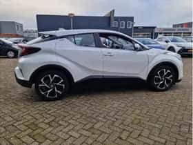 Toyota C-HR (2020) thumbnail 4
