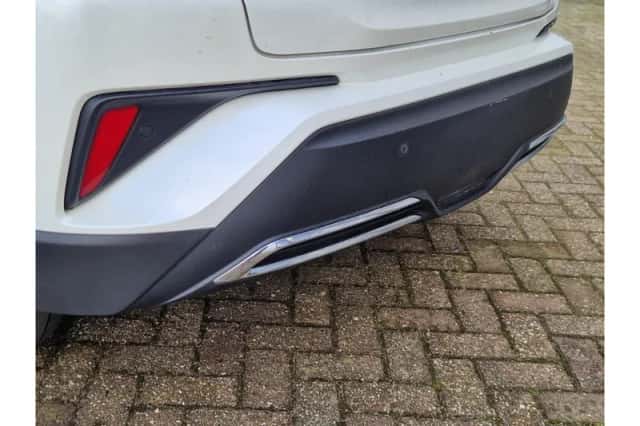 Toyota C-HR (2020) thumbnail 6
