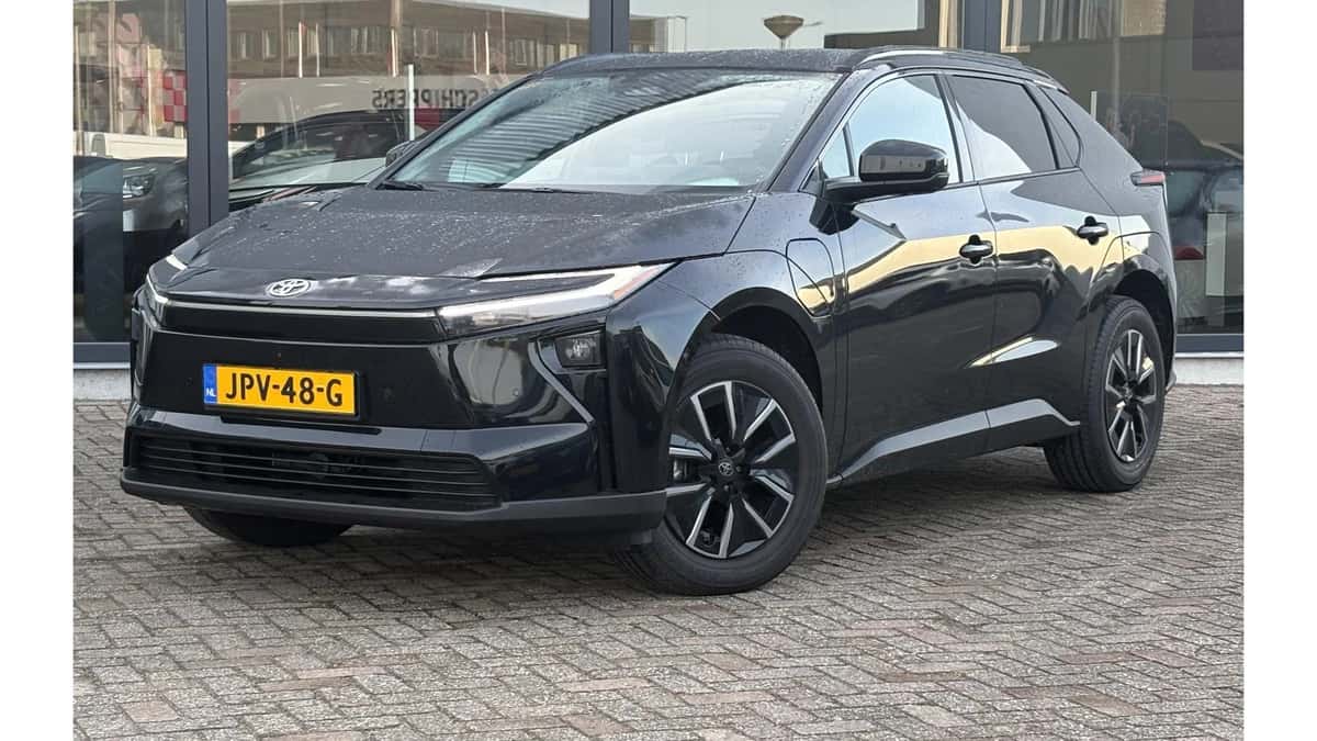Toyota bZ4X (2026) — foto 1