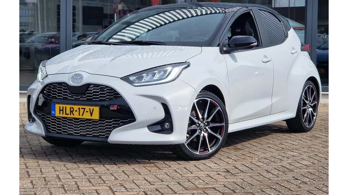 Toyota Yaris (2025) — foto 1