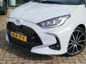 Toyota Yaris (2025) thumbnail 2